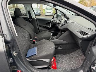 Peugeot 208 208 ALLURE picture 21