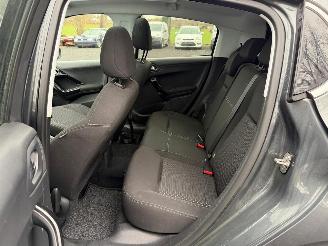Peugeot 208 208 ALLURE picture 19
