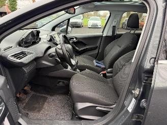 Peugeot 208 ALLURE picture 18