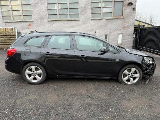 Schadeauto Opel Astra ENJOY 2011/10
