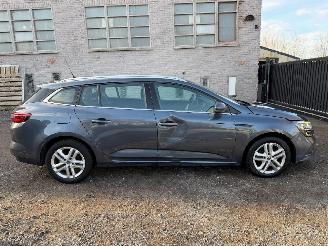 Voiture accidenté Renault Mégane 1.5 CDTI 2017/1