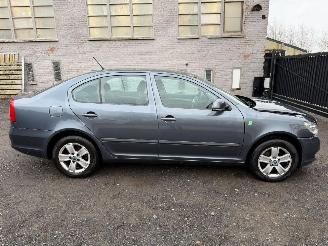 Voiture accidenté Skoda Octavia AMBIENTE 2011/5