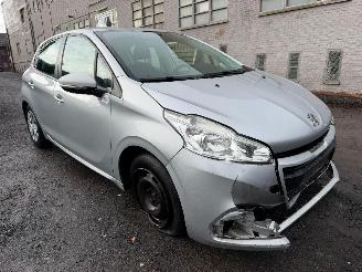 Peugeot 208 1.2 I picture 2