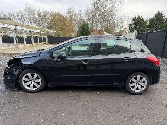 Peugeot 308 1.6HDI picture 13