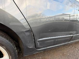 Peugeot 5008 ALLURE picture 3