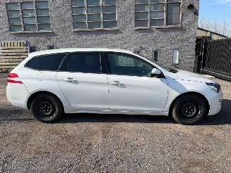 krockskadad bil auto Peugeot 308 II SW STYLE 2016/5