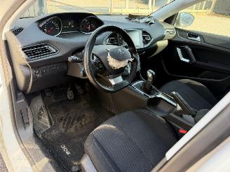 Peugeot 308 II SW STYLE picture 24