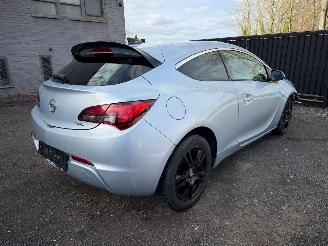 Opel Astra GTC OPC picture 17