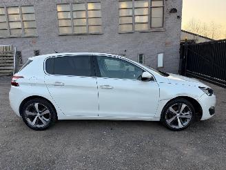 Schadeauto Peugeot 308 1.2 I 2015/5