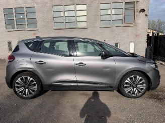 krockskadad bil auto Renault Scenic IV INTENS 2017/6