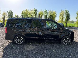 krockskadad bil bedrijf Mercedes Vito 119 CDI LANG 2022/2