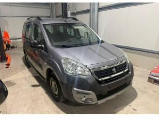 skadebil auto Peugeot Partner TEPEE 2017/5