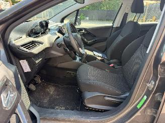 Peugeot 208 SIGNATURE picture 19
