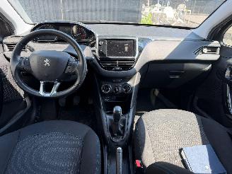 Peugeot 208 SIGNATURE picture 25