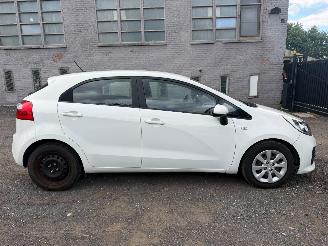 Schadeauto Kia Rio SENSE 2015/5