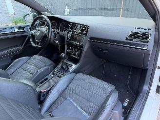 Volkswagen Golf HIGHLINE R-LINE picture 17