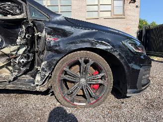 Volkswagen Golf GTI picture 7