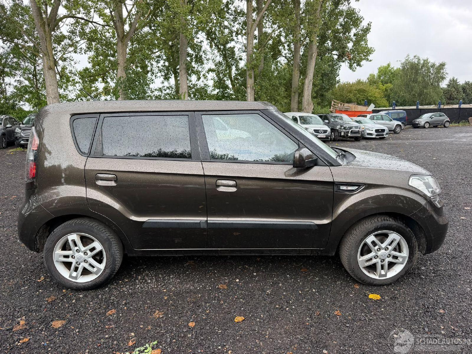 Kia Soul PLUG