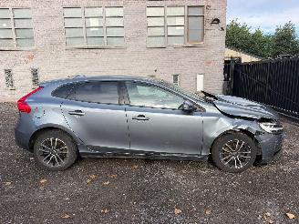 skadebil auto Volvo V-40 V 40 2019/4