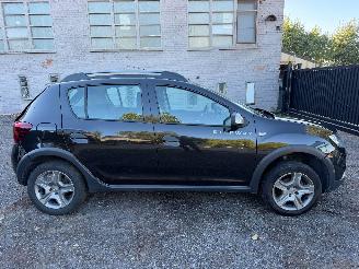 Vaurioauto  passenger cars Dacia Sandero PLUS 2017/6
