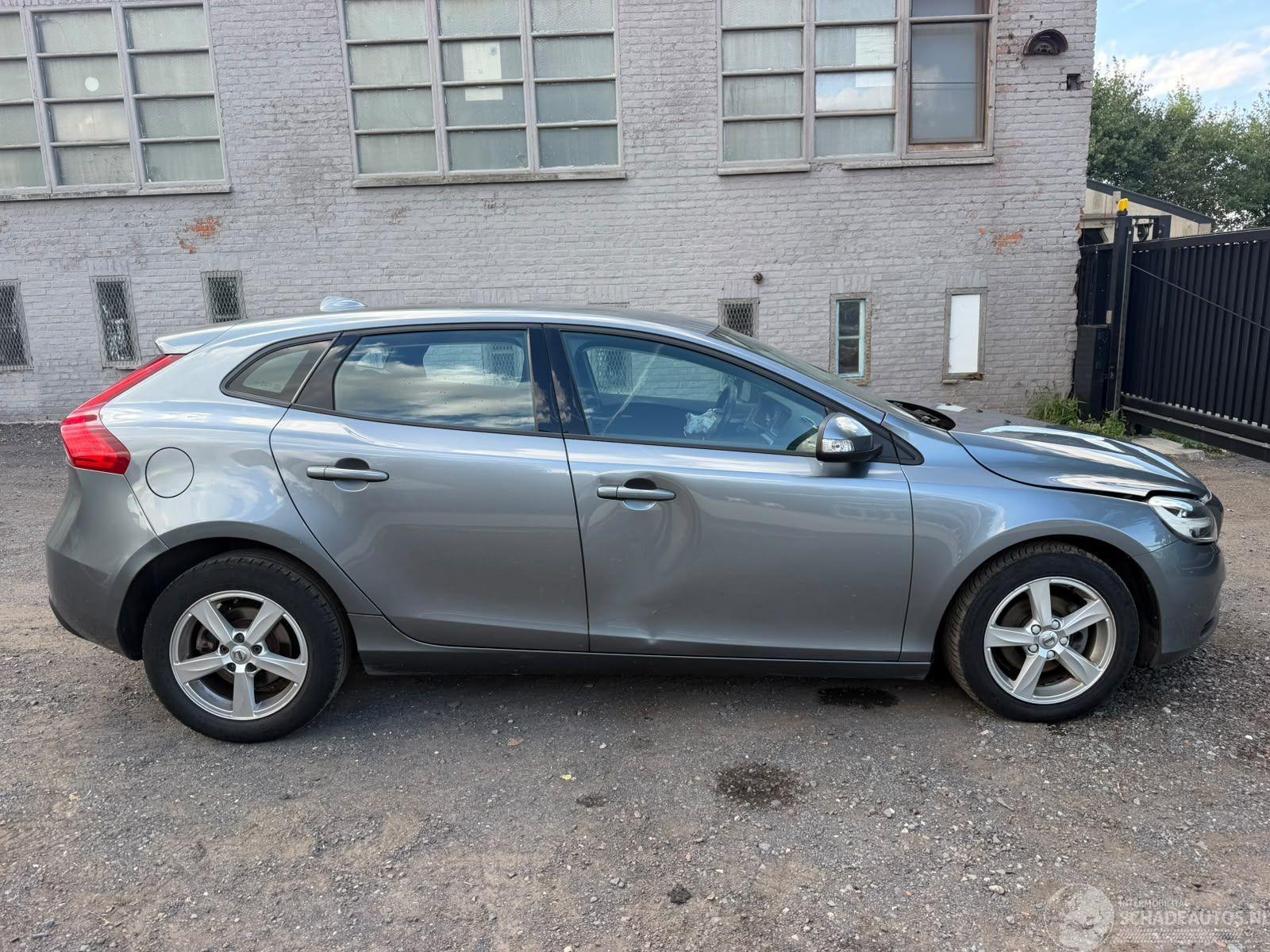 Volvo V-40 V 40 KINETIC