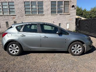 Voiture accidenté Opel Astra ENJOY 2014/8