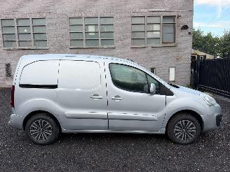 skadebil bedrijf Peugeot Partner PREMIUM 2018/10