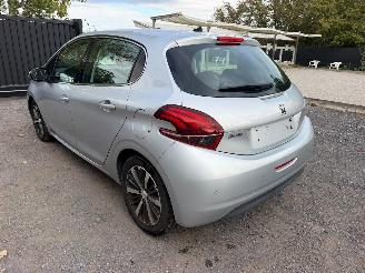 Peugeot 208 ALLURE picture 12