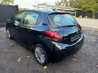 Peugeot 208 1.2 I picture 13