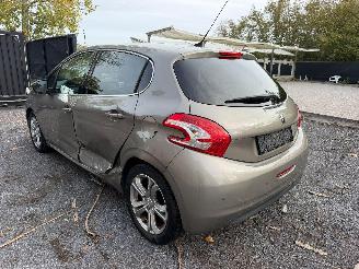 Peugeot 208 ALLURE picture 10