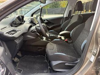 Peugeot 208 ALLURE picture 20