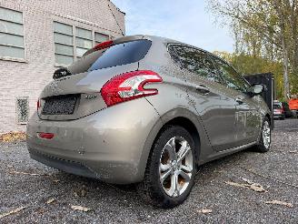 Peugeot 208 ALLURE picture 18
