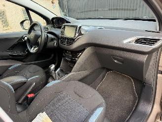 Peugeot 208 ALLURE picture 25
