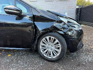 Peugeot 208 1.2 I picture 3