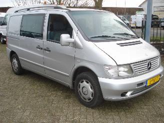skadebil bedrijf Mercedes Vito DUBBELE CABINE AUTOMAAT AIRCO 2003/1
