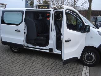 krockskadad bil bedrijf Opel Vivaro DUBBELE CABINE 1.6CDTI EURO 6 2019/4