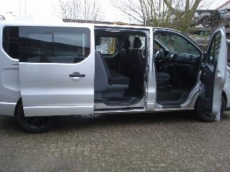 skadebil bedrijf Opel Vivaro DUBBELE CABINE 1.6CDTI 103KW 2016/3