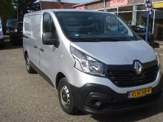 damaged commercial vehicles Renault Trafic AIRCO-NAVI  EURO 6 2016/9