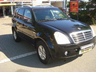 skadebil bedrijf Ssang yong Rexton RX270 XDI VAN AUTOMAAT 2006/10