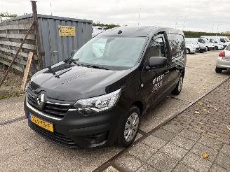 Schadeauto Renault Express 1.5 dCi  95-Comfort 2021/10