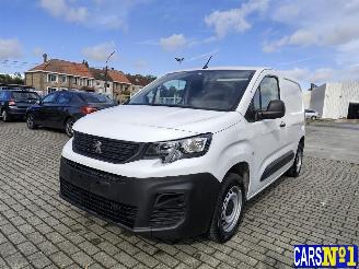 Schadeauto Peugeot Partner  2024/6