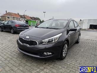 skadebil auto Kia Cee d SPORTSWAGON 2014/1