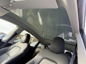 Tesla Model Y Long Range RWD 75kWh picture 23
