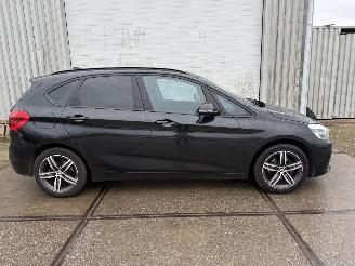 BMW 2-serie 218d Sport picture 2