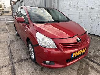 Unfallwagen Toyota Verso 1.8 VVT-i Business Automaat Pano 2011/3