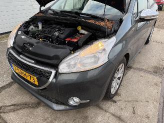 Peugeot 208 1.2 VTi Urban Soul picture 14
