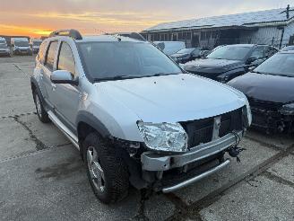 krockskadad bil auto Dacia Duster 1.6 Lauréate 2wd 2011/10