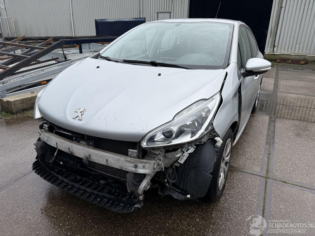 Peugeot 208 1.2 PureTech Automaat