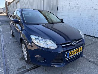 skadebil auto Ford Focus 1.6 TDCI Trend 2012/12