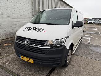 Schade bestelwagen Volkswagen Transporter 2.0 TDI L2H1 28 110PK Navigatie Trekhaak 2024/3
